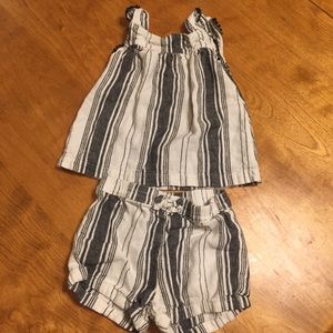Carter’s striped tunic/shorts set size 12 mo.